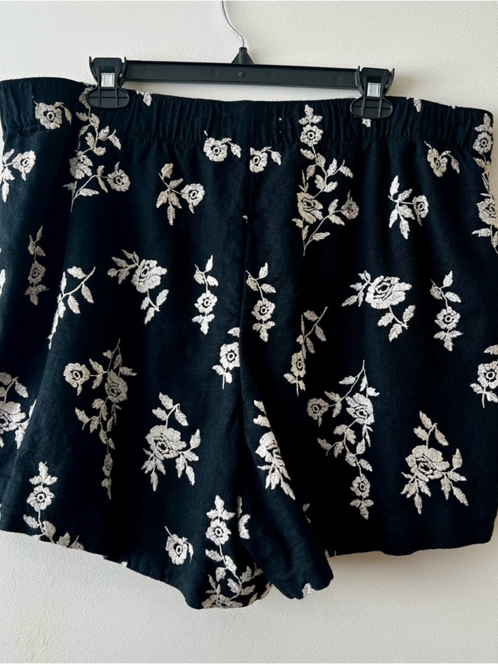 Abercrombie & Fitch Women’s Black Floral Linen Blend Pull on Shorts Pockets XL - Picture 2 of 10